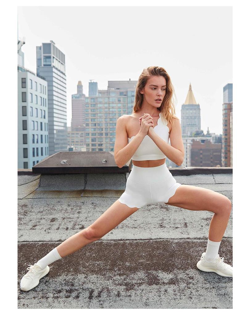 Ударопрочный спортивный бюстгальтер средней поддержки со съемными чашками - Дизайн без спинки для более стройного вида груди