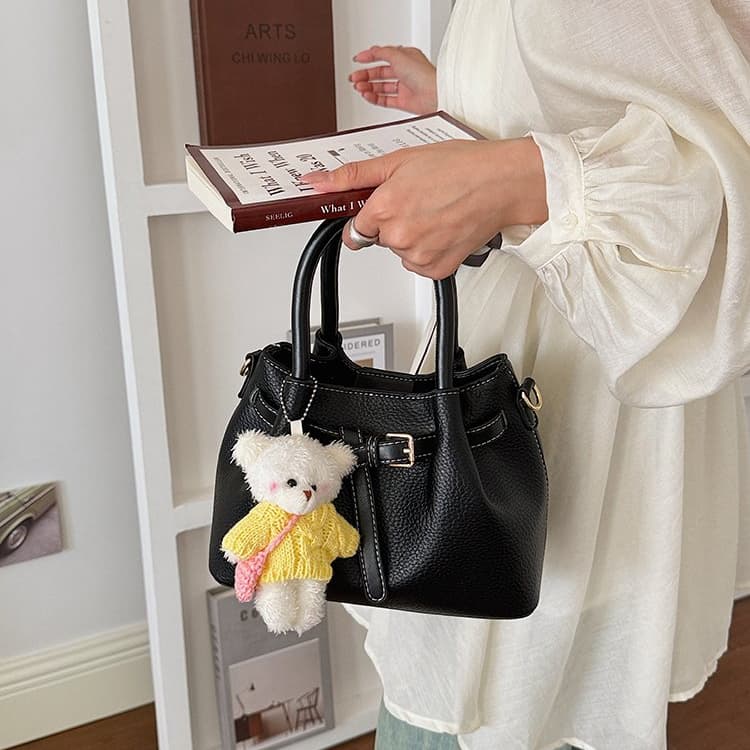 Color matching handbag with bear pendant messenger bag