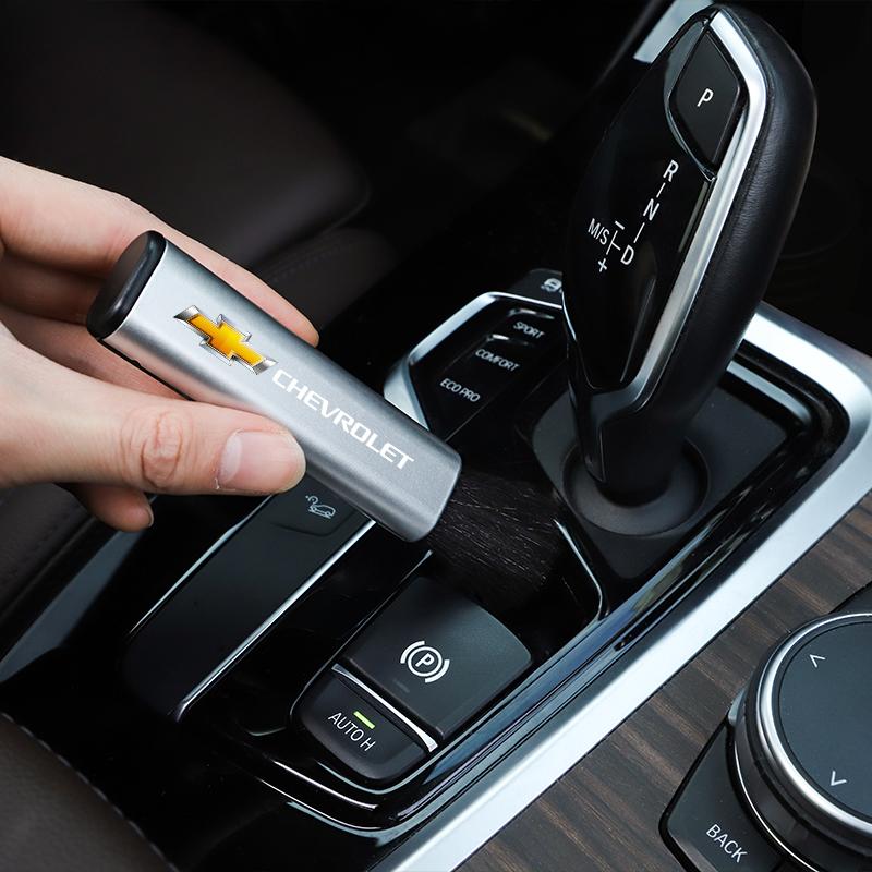 1Pcs PPS Car Retractable JJRITS4 Cleaning Brush Artificial Wool Small Brush For Chevrolet Sonic Silverado Trax Camaro Captiva Equinox SS