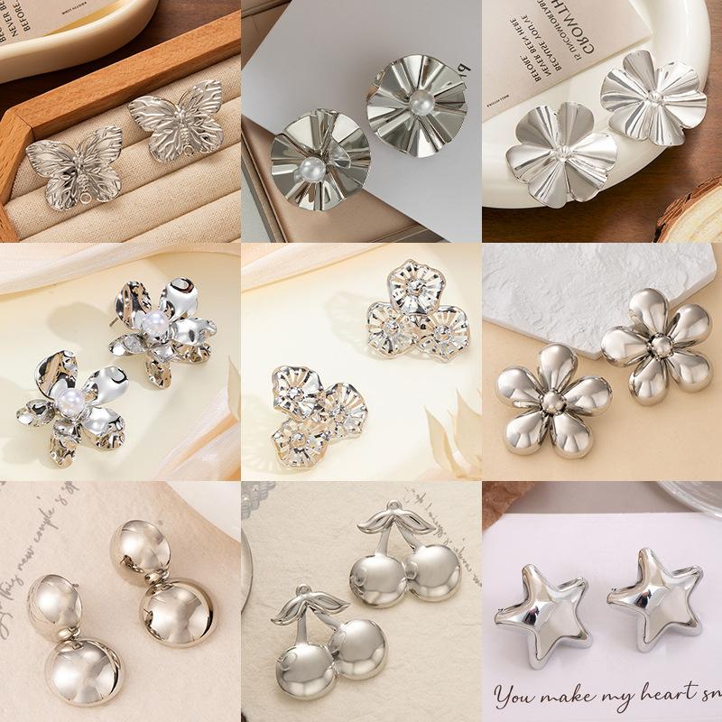 Creative Fashion Metal Wind Stud Earrings Hollow Three-Dimensional Heart-Shaped Geometric Petals Five-Pointed Star Simple Wind Earrings Women