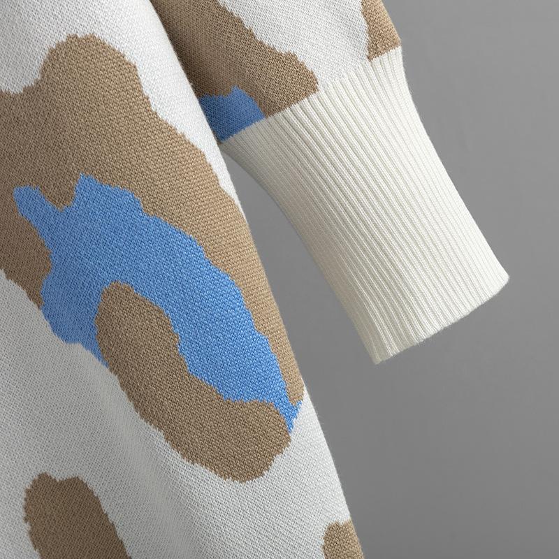 Осенне-зимнее женское длинное трикотажное платье с высоким воротником и леопардовым принтом