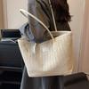Woven Straw Bag Women's Large Capacity 2025 New Summer Versatile Shoulder Bag Texture Class Tote Bag
