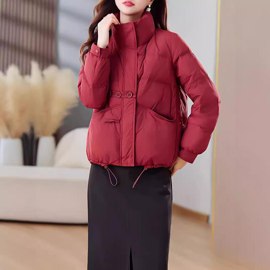 Пуховик женский короткий стоячий воротник куртка хлеб осень и зима новый дизайн пуговиц свободный белый утиный пуховик