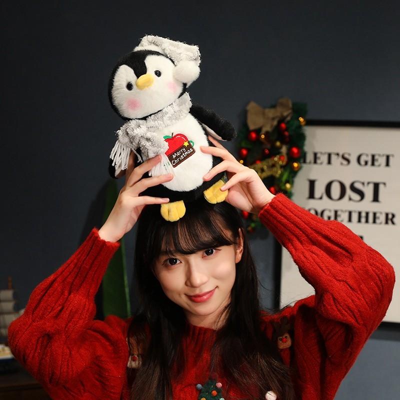 Очаровательная рождественская плюшевая игрушка-пингвин, идеально подходящая для праздничных украшений и подарков