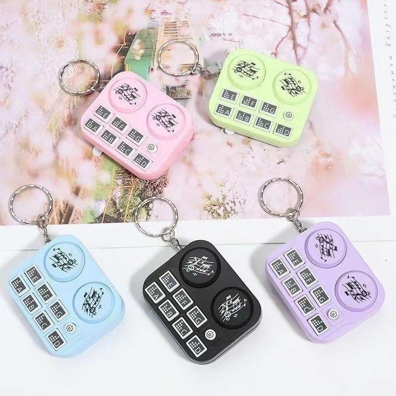 Creative Mini Dj Machine Music Keychain Funny Luminous Sound Toy Keyring Car Key Holder Bag Pendant Backpack Hanging Decoration