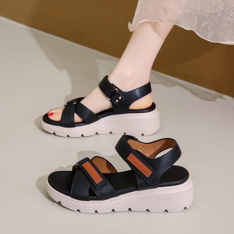 Summer women's ultra-light height gain is not tired of foot sandals 2025 new non-slip thick-soled wedge Roman shoes