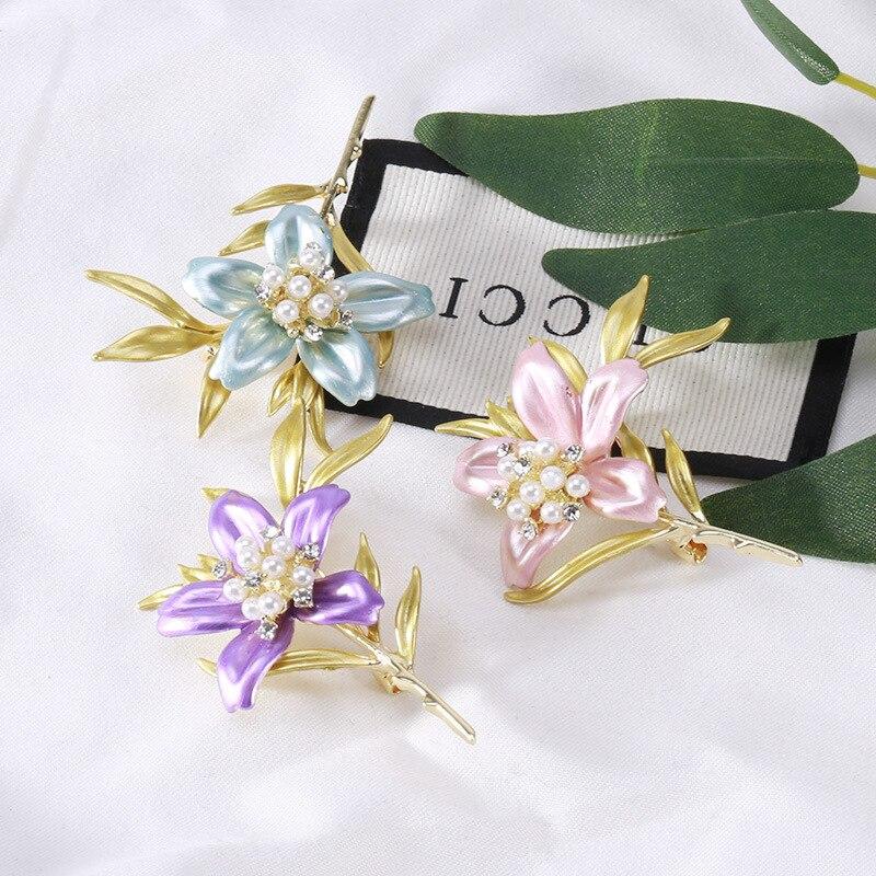 Blucome New Artistic Peach-blossom Brooch Gentle Fresh Flower Plant Pin Women Party Office Brooch Pin Gifts