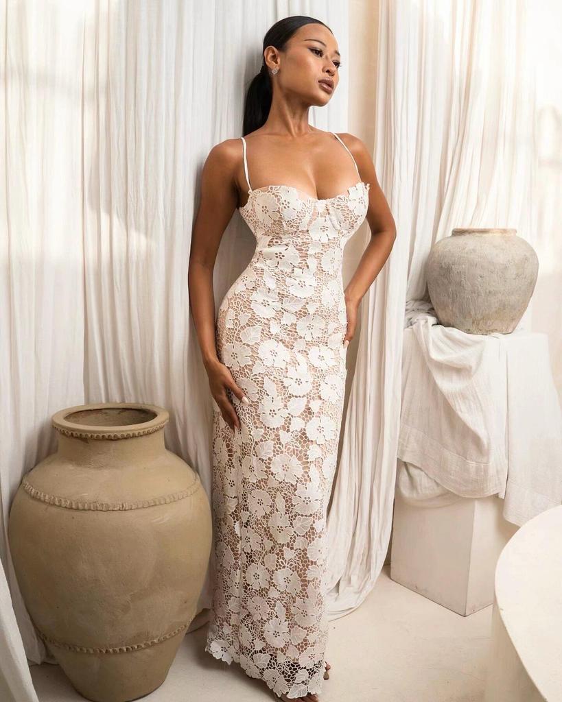 Весна 2025 Женское кружевное платье-комбинация на шнуровке с разрезом, облегающего кроя