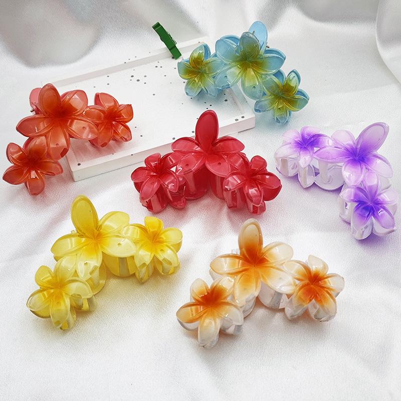 Стильная летняя пластиковая заколка-краб для волос с франжипани