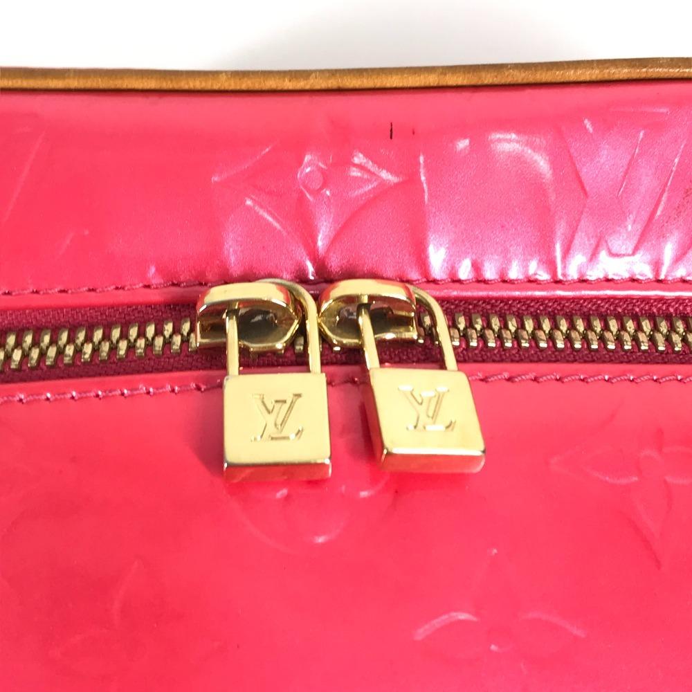 Louis Vuitton M91259 MonogramVernis Sullivan Vertical Pochette Shoulder Bag
