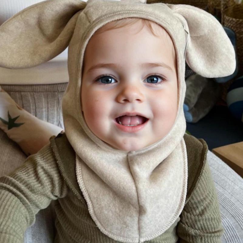 Модная детская шапка с защитой ушей на осень/зиму 2025 года