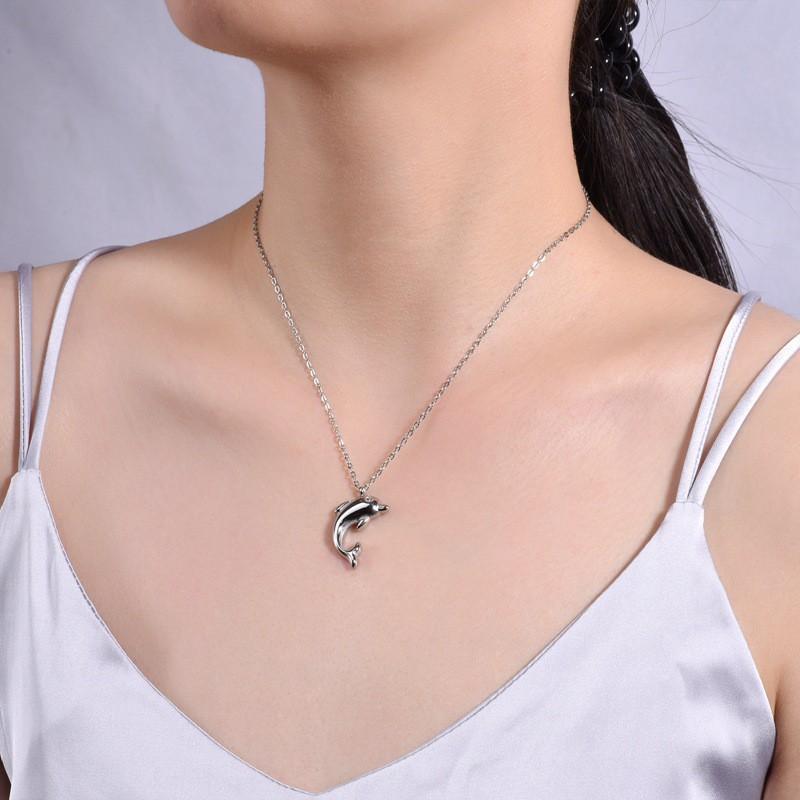 Womens Dolphin Pendant Necklace 18K Gold Plated Stainless Steel Clavicle Chain Ins Style Jewelry