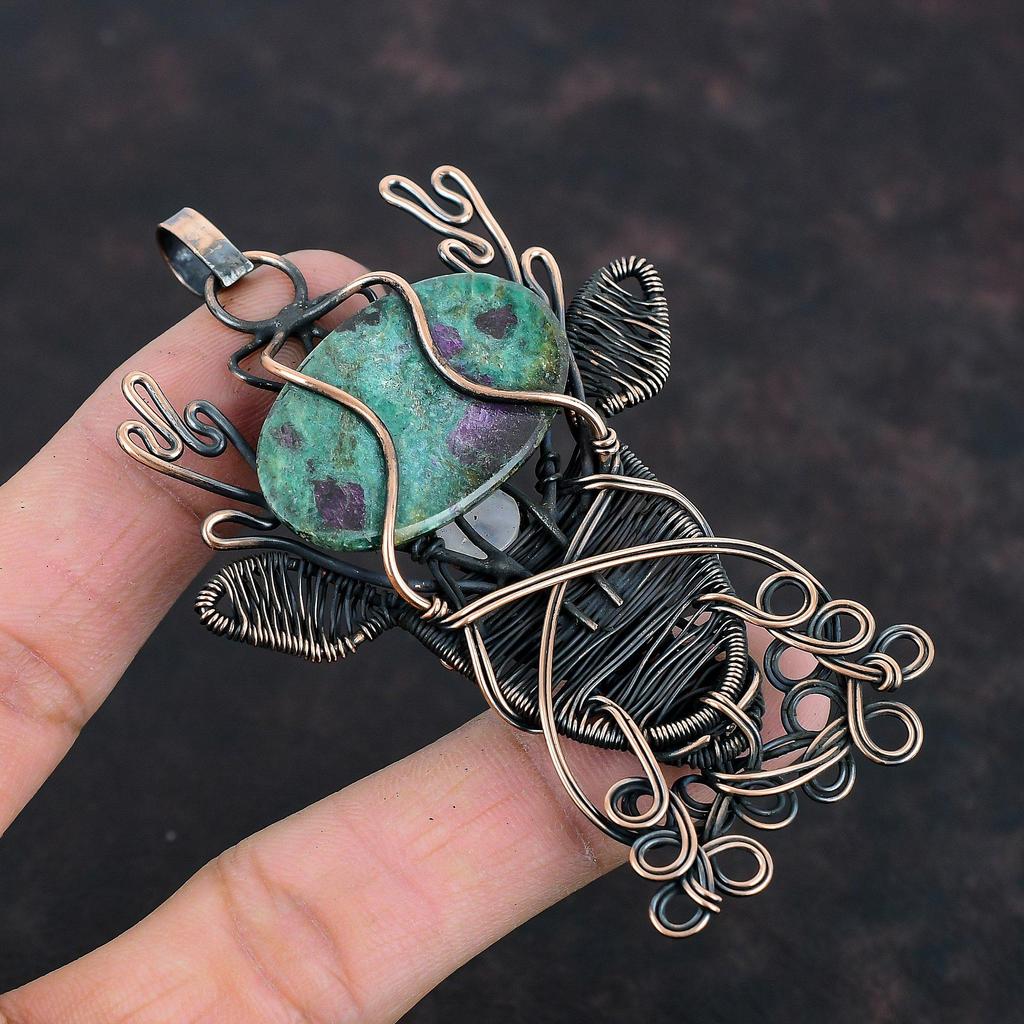 Подвеска из рубина и фуксита, украшения, обмотанные медной проволокой, подвеска с лунным камнем, подвеска с мордой оленя, подвеска ручной работы, медная подвеска с драгоценным камнем, подарки для него