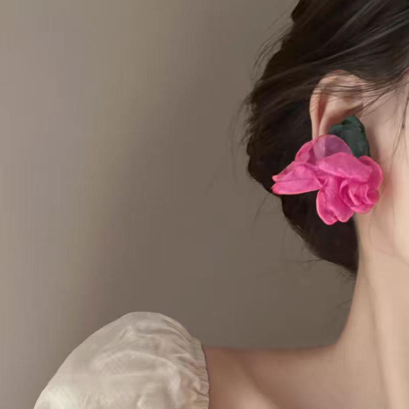 Серьги Vacation Vibe из шифона с цветочным узором — корейский стиль, элегантный контрастный цвет, нишевый дизайн