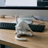 Фигурка кошки, лижущей попу, Забавная статуэтка кошки из смолы, Коллекционный причудливый орнамент с котенком для полки, стола, Подарок для любителей кошек