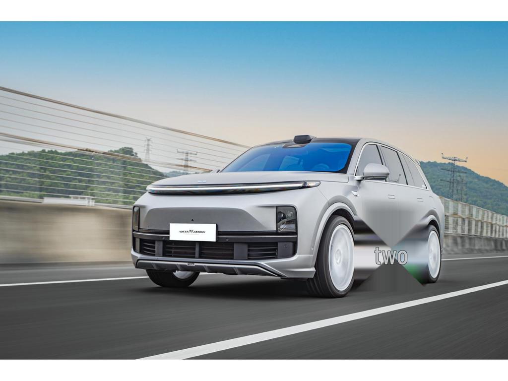 Обвес YOFER для Li Auto L8: Включает передний бампер, боковые юбки, заднее антикрыло, накладку и бампер, угловые накладки и передний сплиттер.