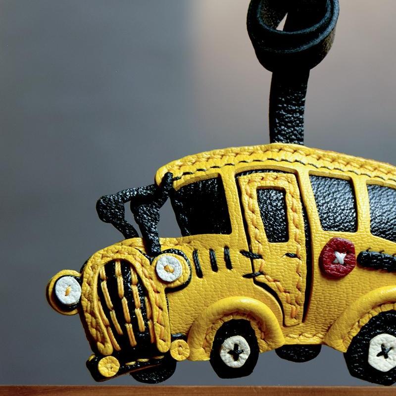 Я ребенок в школьном автобусе, кожаная сумка ручной работы оригинального дизайна, брелок-подвеска для ключей.