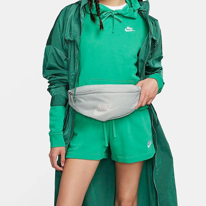 Nike Поясная сумка Heritage 3L Светло-серебристый/Светло-серебристый/Фантом Унисекс Уличная одежда DB0490034