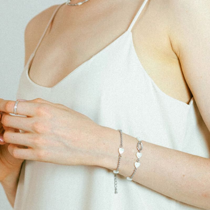pearlymore pearly heart bracelet (silver)