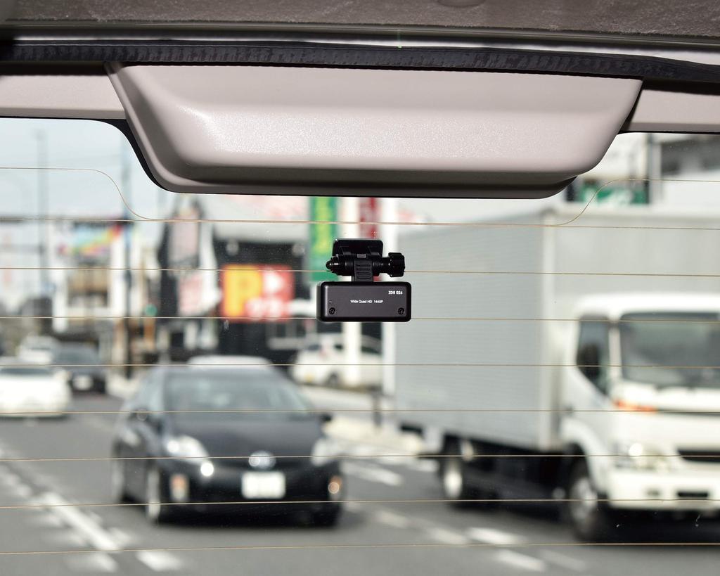 COMTEC Видеорегистратор ZDR025P Кабель для парковочной проводки в комплекте Передняя и задняя 2 камеры Передняя и задняя 2 мегапикселя Full HD Оборудован GPS Задний автомобиль