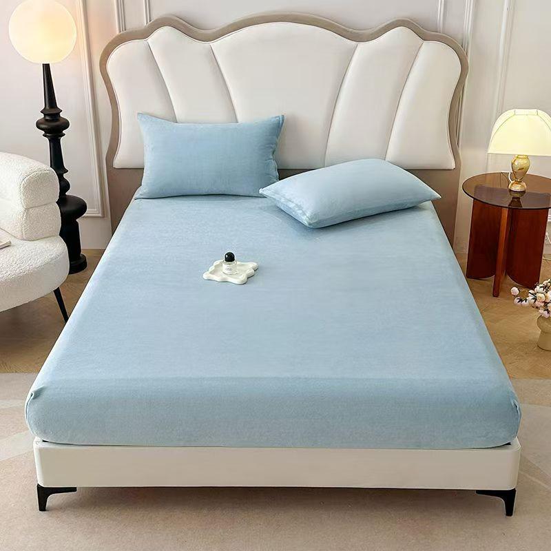 Super Soft Fleece Fitted Sheet - Queen Size - Extra Plush Polar Fleece, No-Pilling - Deep Pocket - All Season Cozy Warmth