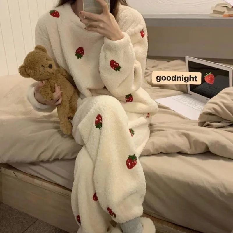 Pajamas Women's Autumn and Winter Small Coral Ins Thickened Plus Velvet Strawberry Flannel Feet Elastic Home Set