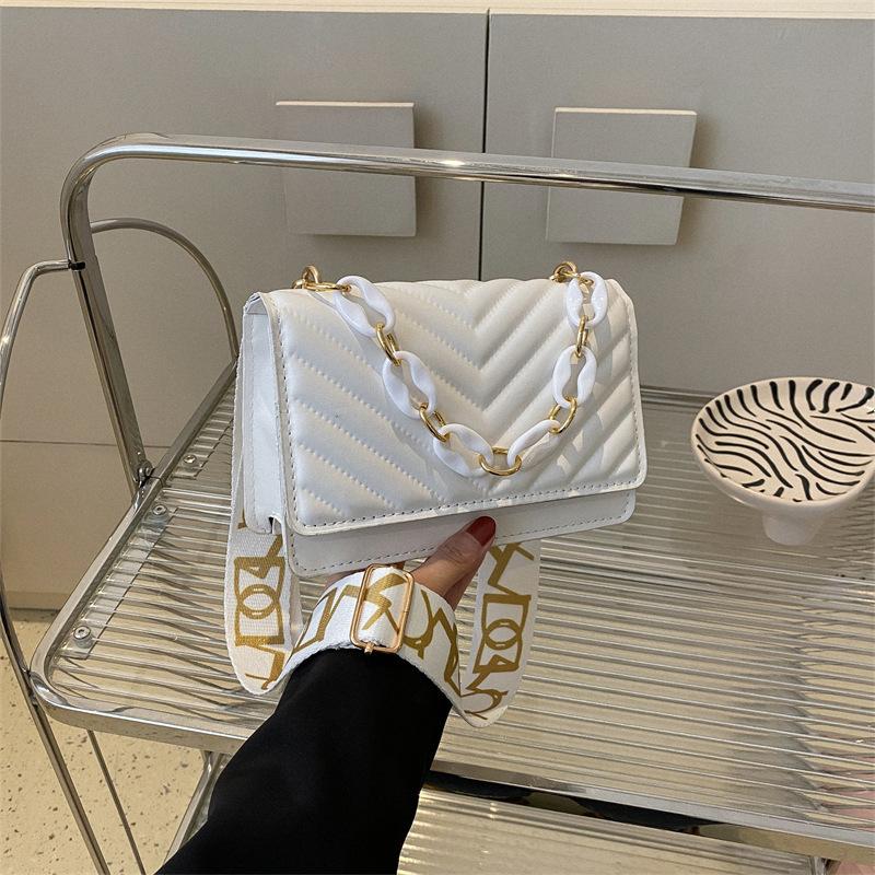 Модная женская сумка 2024 года, новая сетка давления, маленькая квадратная сумка, широкий плечевой ремень, сумка-мессенджер на одно плечо, мини-цепочка, маленькая квадратная сумка