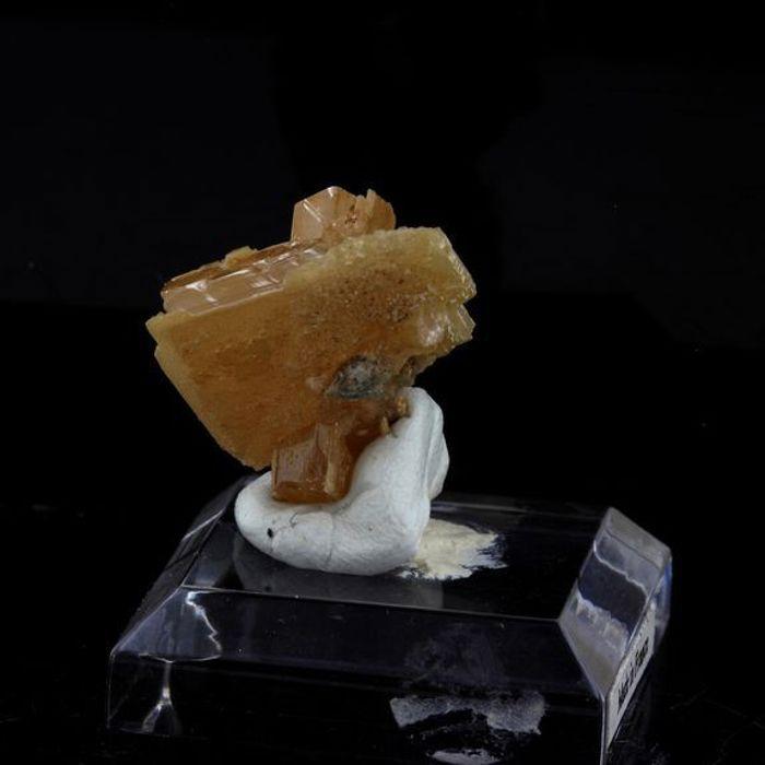 Pierres et Minéraux. Wulfenite. 106.5 ct. Chihuahua, Mexique.