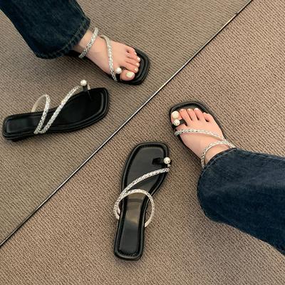 Тапочки женские летние модные крутые тапочки женские красивые сандалии с юбкой французские на плоской подошве однотонные