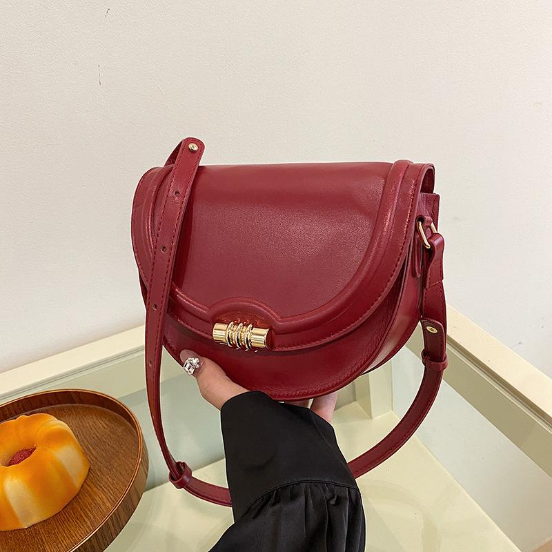 В этом году популярная сумка-седло для женщин 2025 года, модная ретро-сумка на плечо в иностранном стиле, универсальная сумка-мессенджер для женщин