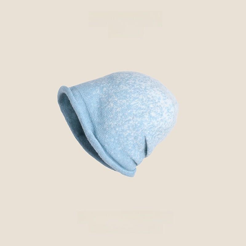 Winter Knit Beanie Hat For Women With Gradient Snowflake Pattern And Design