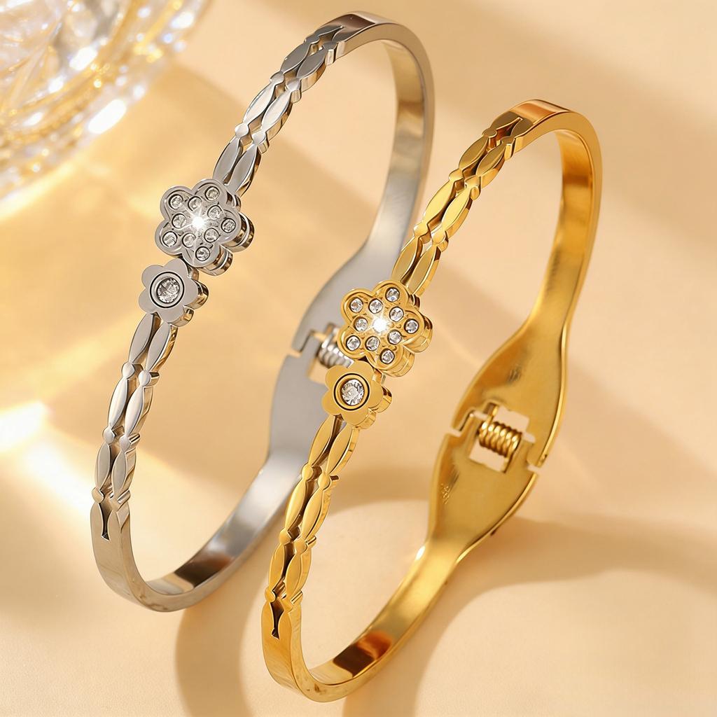 Open Five-leaf Flower Girl Light Luxury Niche High-end Retro Elegant Versatile Bracelet