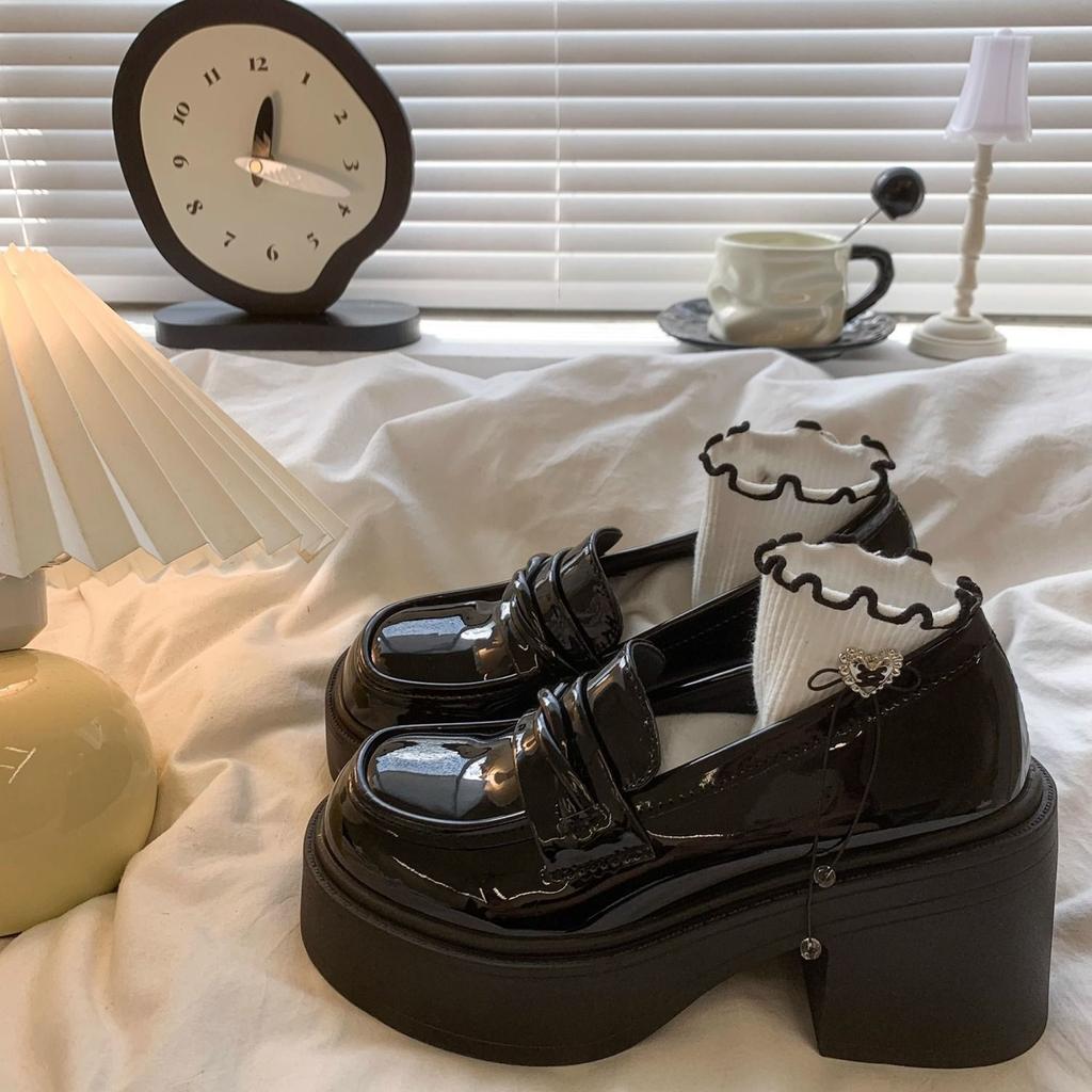 Чувство дизайна, одна педаль, маленькие кожаные туфли Мэри Джейн 2025 осень новые черные универсальные на толстом каблуке платформе лоферы женские