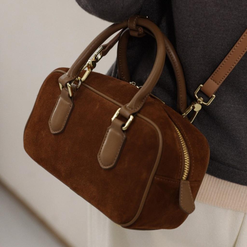 And Leather Small Bag Women's 2025 New Style High-end Sense Retro Hundreds Of Matching Shoulder Bag Fashion Hand-held Small Square Bag