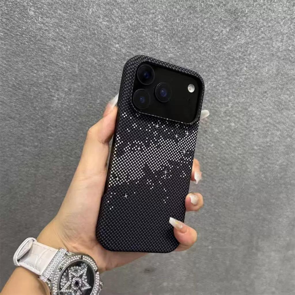 Подходит для iPhone17proMax Матовый чехол для телефона с магнитной фиксацией Карбоновое волокно Apple 16 Полузакрытый клетчатый 15 Защитный чехол