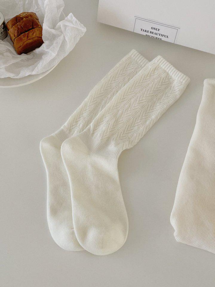 Трендовые весенне-осенние ажурные гольфы до середины икры - Ретро стиль, стройнящие, однотонные.