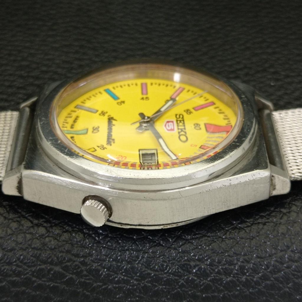 SEIKO 5 AUTOMATIC 7009A VINTAGE JAPAN MENS YELLOW COLOR DIAL WATCH a701490-5 R206b-a701490