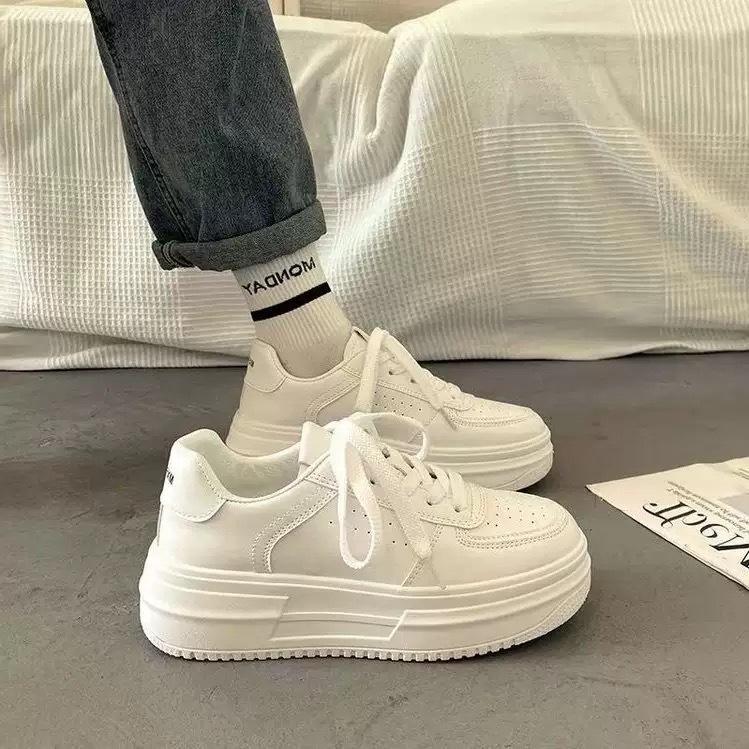 Платформенные белые женские туфли 2025 новая осень дышащие женские спортивные и повседневные туфли дети увеличивают высоту на 6 см кеды взрыв
