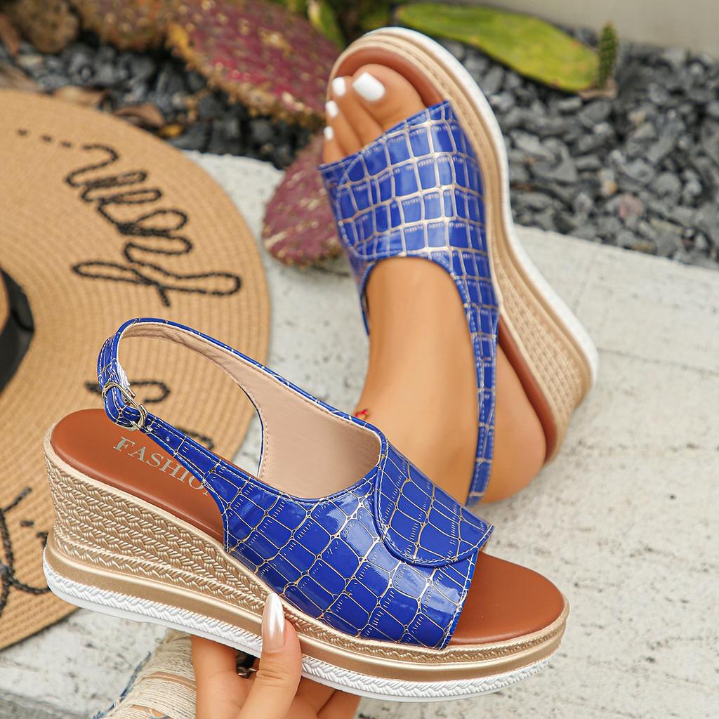 Женские сандалии с открытым носком широкой полноты, шлепанцы на платформе и танкетке, водонепроницаемая обувь для женщин с деталью в виде пряжки