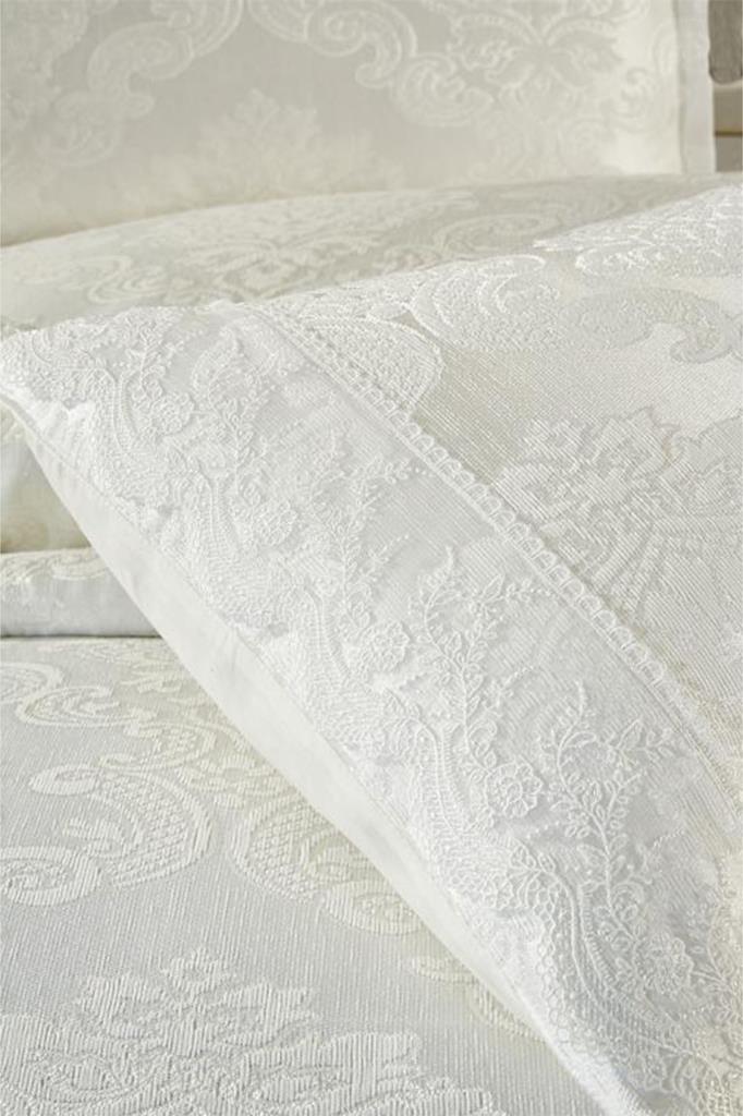 Elani New Season Special Edition Набор пододеяльников из синели 3 шт. Покрывало 250x250 Наволочка 50x70 2 шт. Хлопково-атласная ткань с французским кружевом