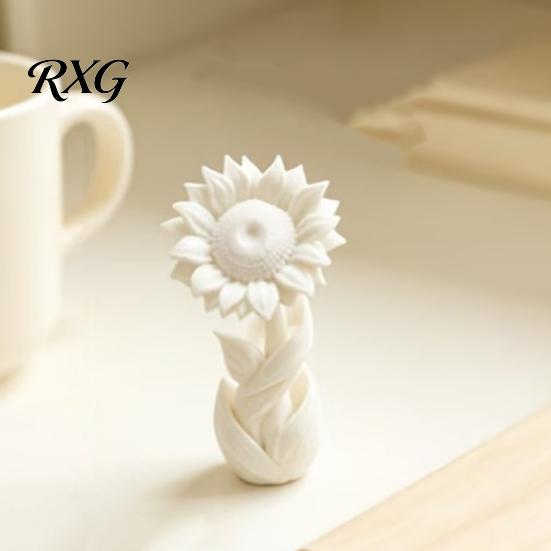 White Matte Floral Statue 3D Printed Sunflower Ornament, Nordic Style Flower Desk Decor, Ornament Aesthetic Table Shelf Decoration, Minimalist