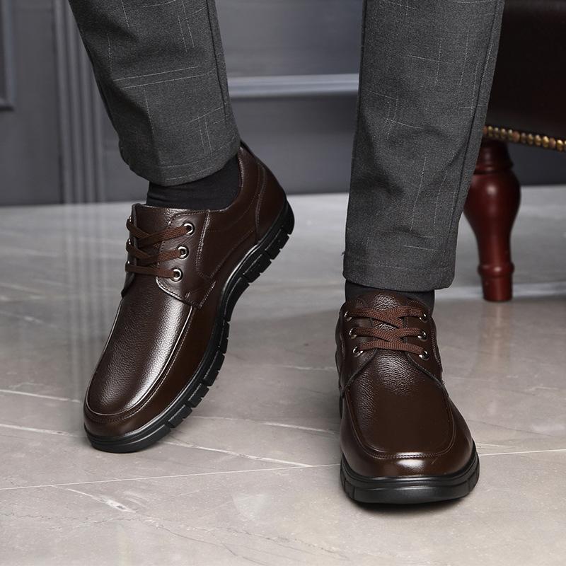 Autumn Men's Leather Shoes Genuine Leather Middle-aged Father Shoes Flat Non-slip Large Size First Layer Cowhide Casual Elderly Men's Shoes