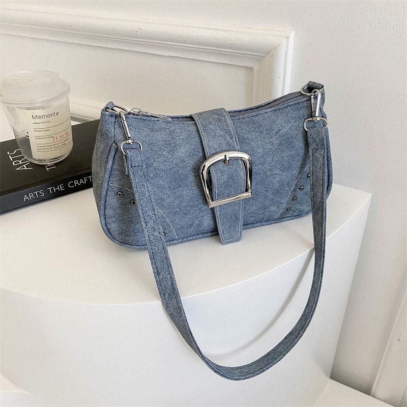 Корейская версия простой маленькой квадратной сумки 2024 года, нишевый дизайн, новая женская сумка, ретро-сумка через плечо, модная иностранная сумка под мышкой