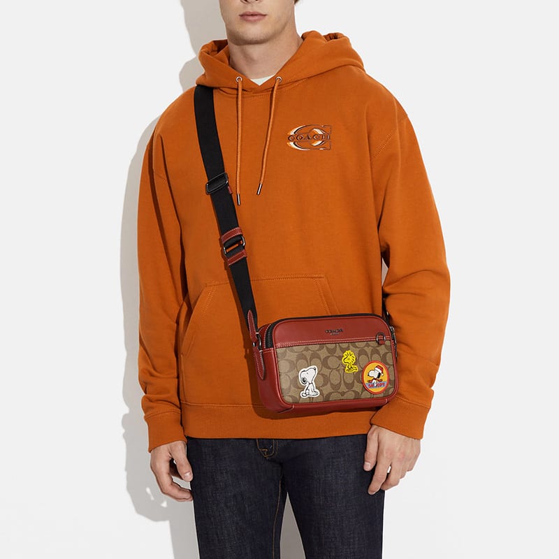 SNOOPY X PEANUTS X COACH Сумка через плечо Graham CE746-QBE7V