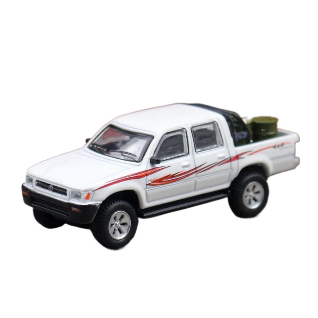 Масштаб 1/64 Игрушечный пикап TOYOTA Hilux Миниатюрная игрушечная машинка Транспортное средство Премиум Модель Свободные колеса Литой металлический сплав Коллекция Подарок