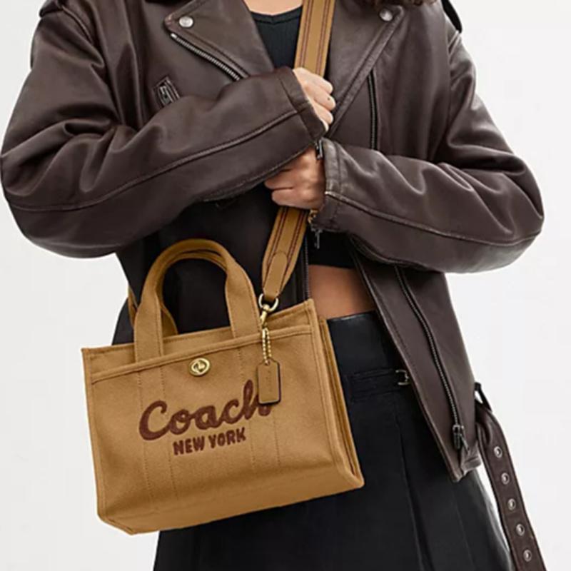 Coach Женская сумка-тоут из холста и атласа Cargo 26 с верхней застежкой-молнией, цвет имбирно-желтый CP164-B4XR7