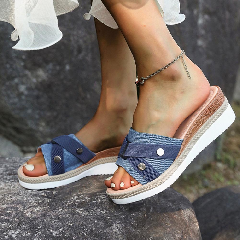 Модные женские тапочки 2025 Лето Новая мода Элегантная тканевая обувь для женщин Тапочки на платформе с танкеткой и открытым носком Женские Zapatos De Mujer