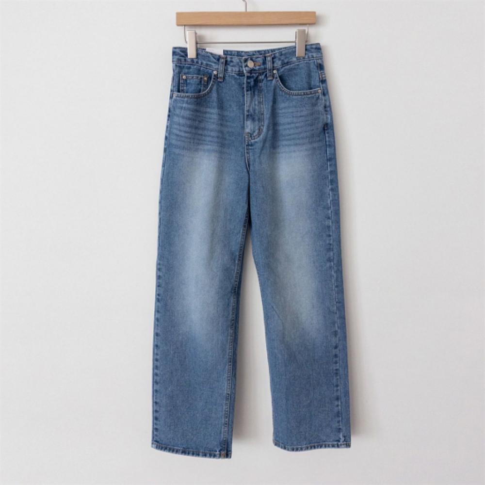 New ArrivalS Open Run Women S Straight Wide Fit Light Blue Cat bruSh jeanS
