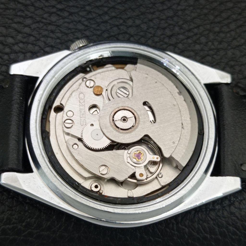 ОТРЕМОНТИРОВАННЫЕ МУЖСКИЕ ЯПОНСКИЕ АВТОМАТИЧЕСКИЕ ВИНТАЖНЫЕ ЧАСЫ SEIKO ЧЕРНЫЙ ЦИФЕРБЛАТ a445393-1