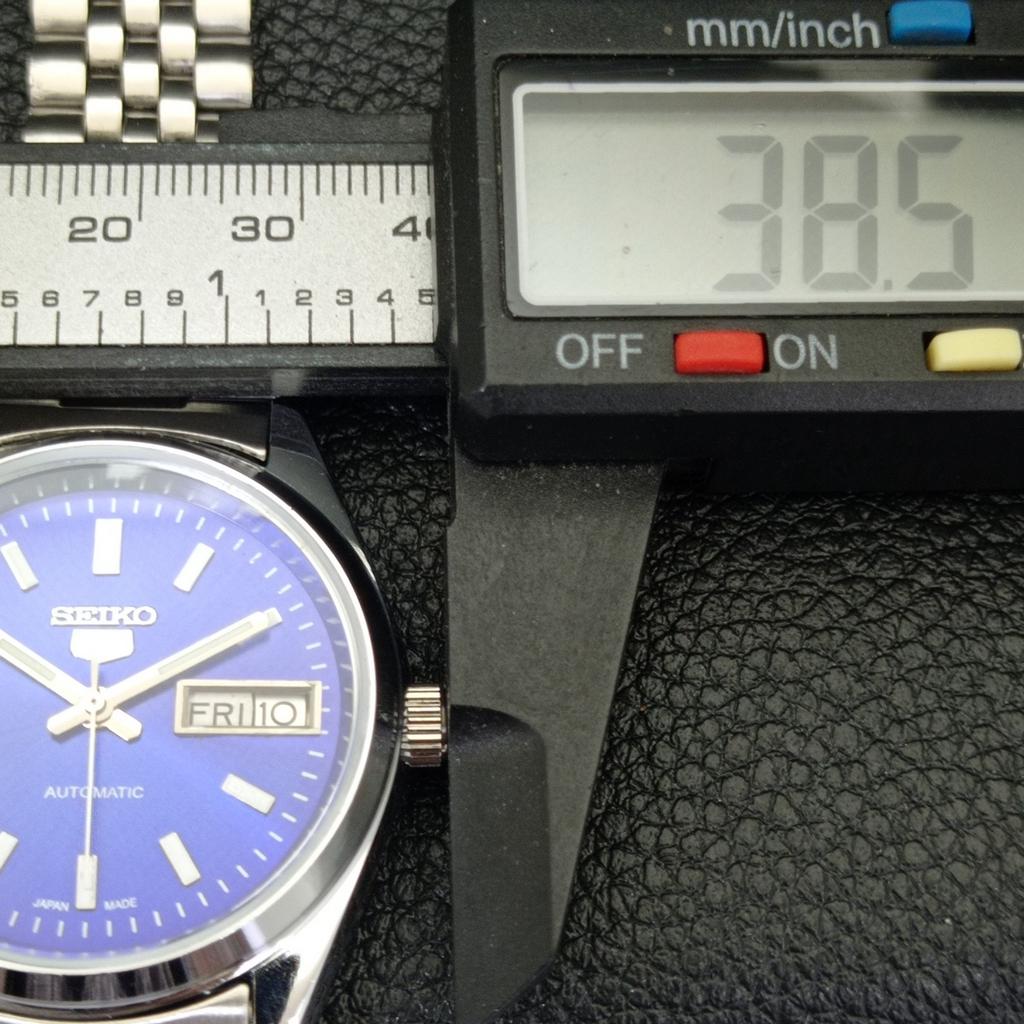 VINTAGE SEIKO 5 AUTOMATIC REFURBISHED JAPAN MENS BLUE COLOR DIAL WATCH A440637-9 Sk-a440637-1